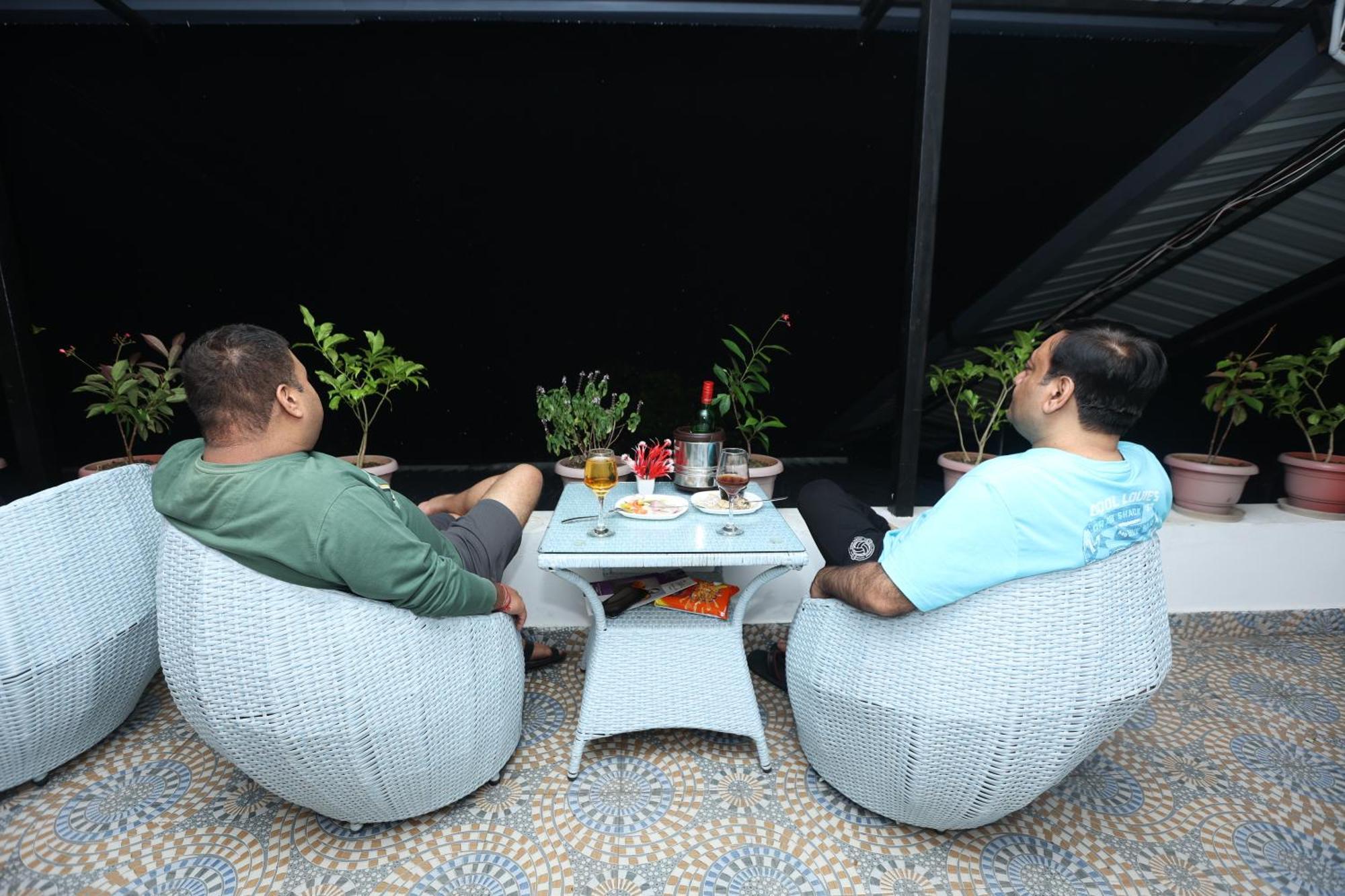 Studioz Paradise Hills Mussoorie Exteriör bild